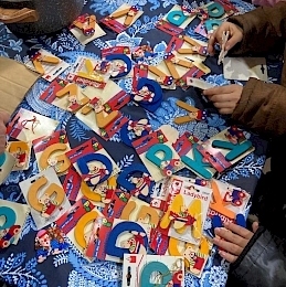 Çocuklar Gülsün Diye